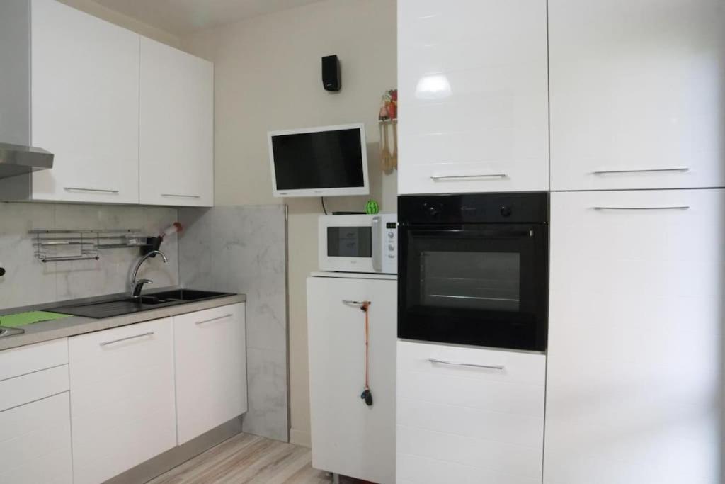 סירמיונה Incantevole Location Fronte Lago מראה חיצוני תמונה